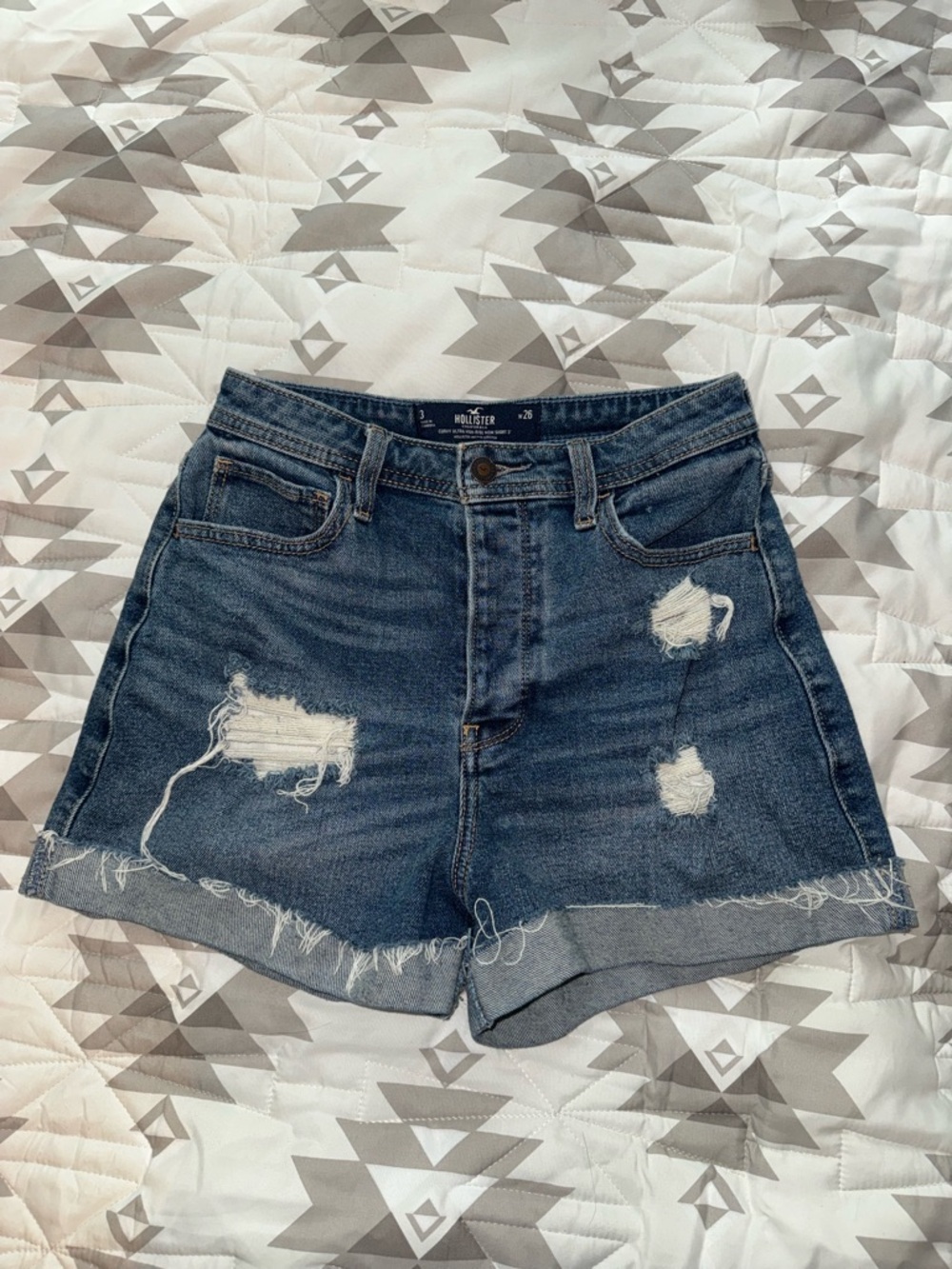 Hollister Curvy Ultra High Rise Mom Shorts